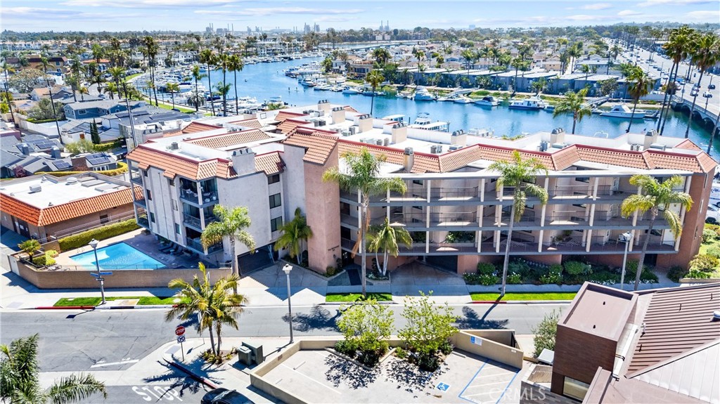 201 Bay Shore Avenue 305