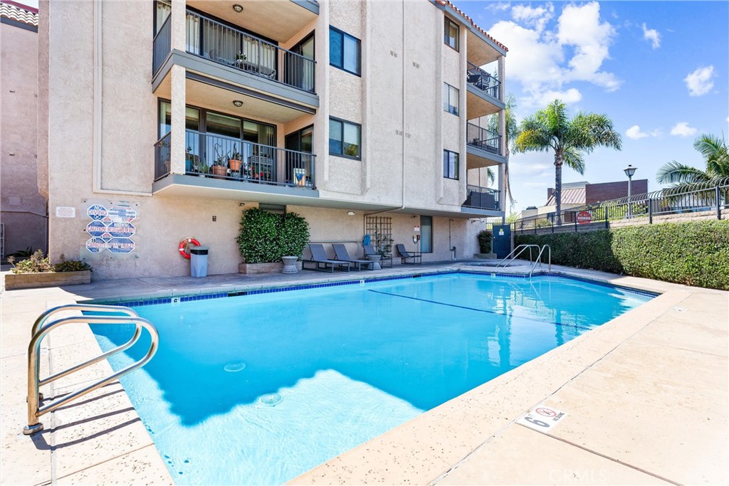 201 Bay Shore Avenue 305