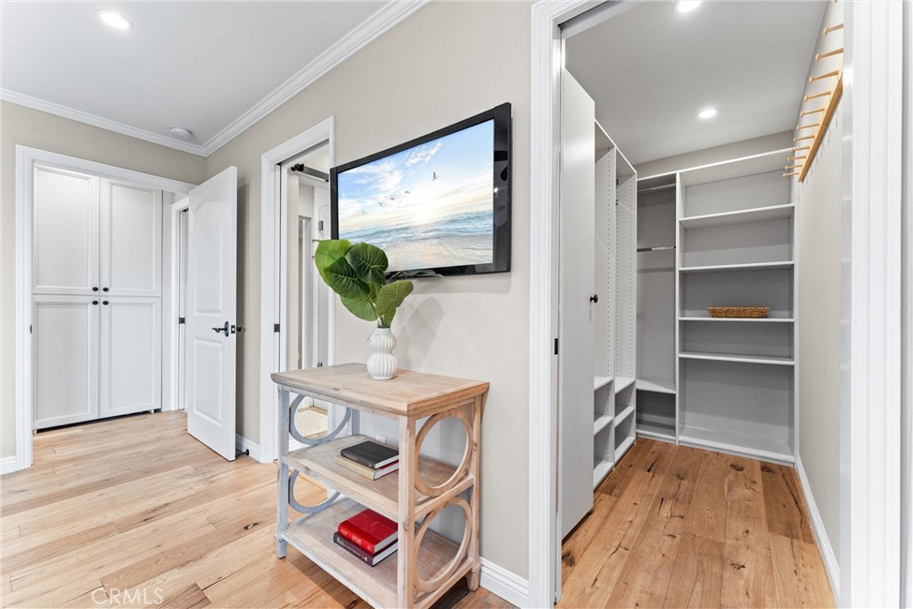 201 Bay Shore Avenue 305