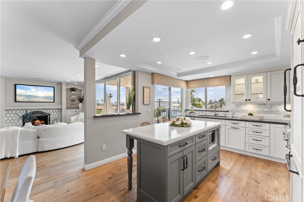 201 Bay Shore Avenue 305