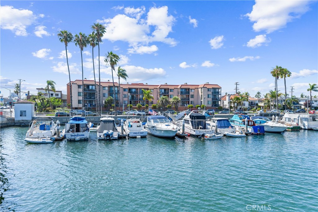 201 Bay Shore Avenue 305