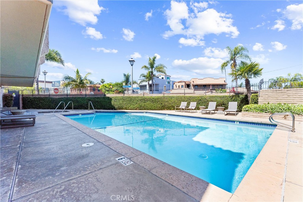 201 Bay Shore Avenue 305