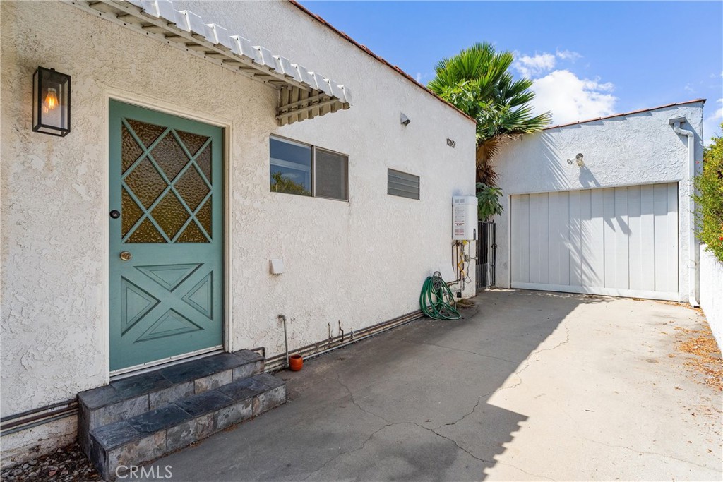 1031 Termino Avenue