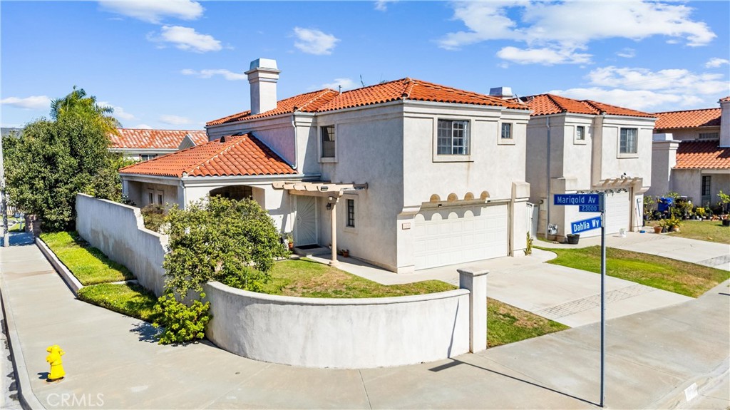 1129 Dahlia Way