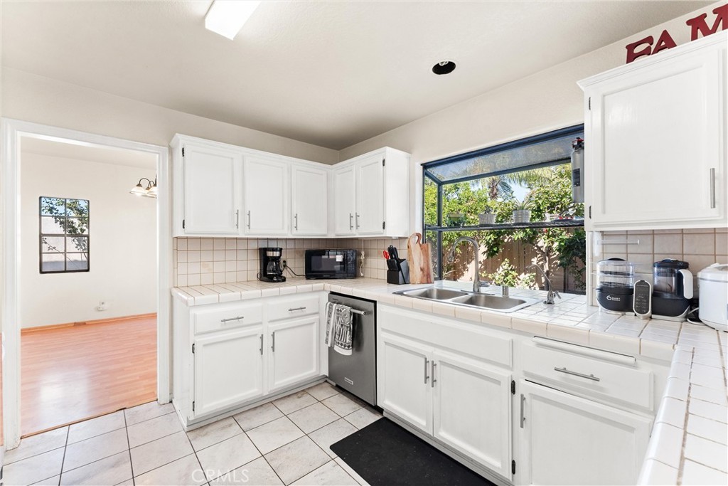 1129 Dahlia Way