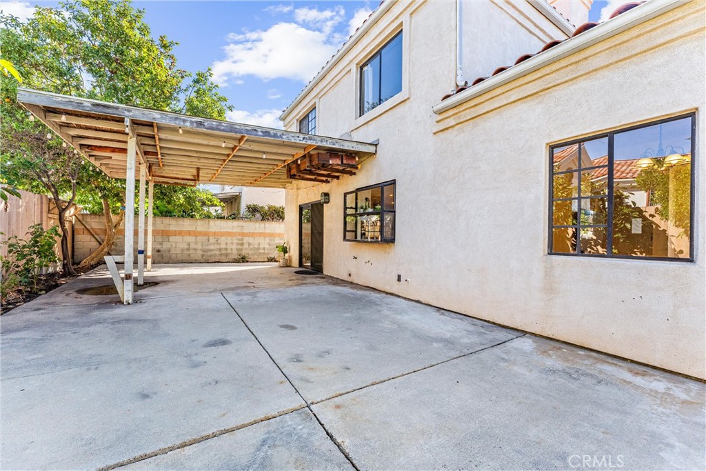 1129 Dahlia Way