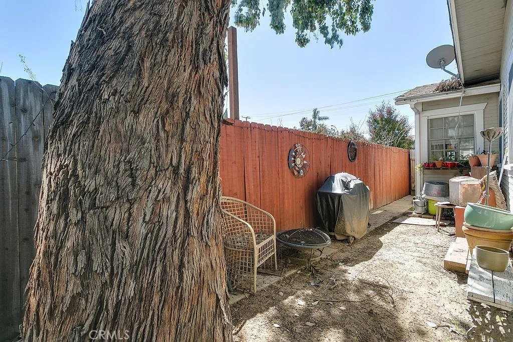 3225 E 4th