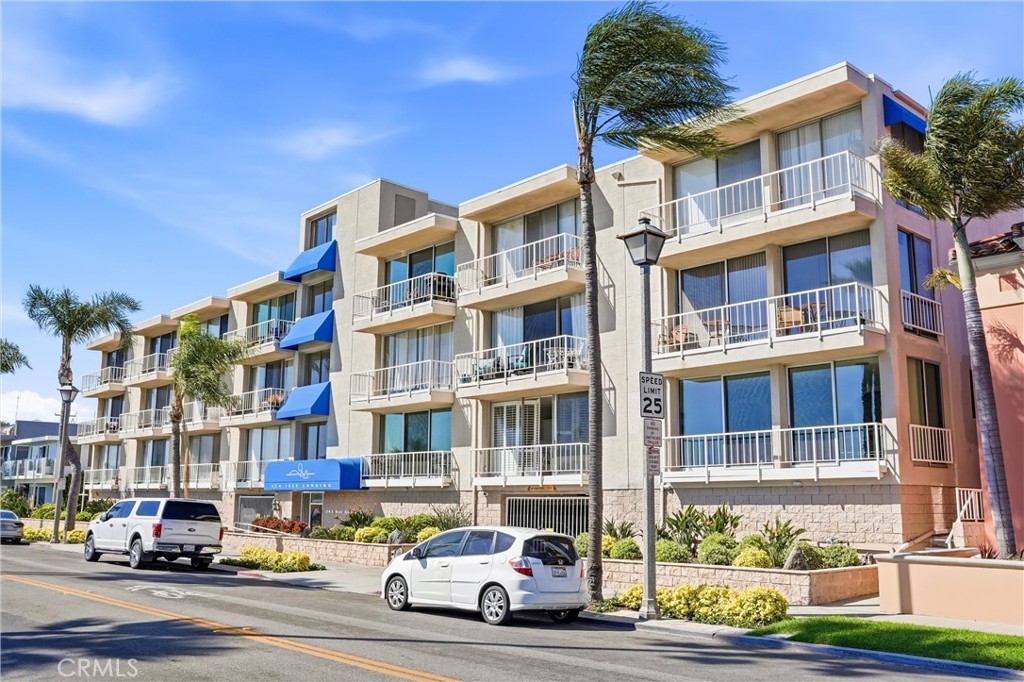 383 Bay Shore 203