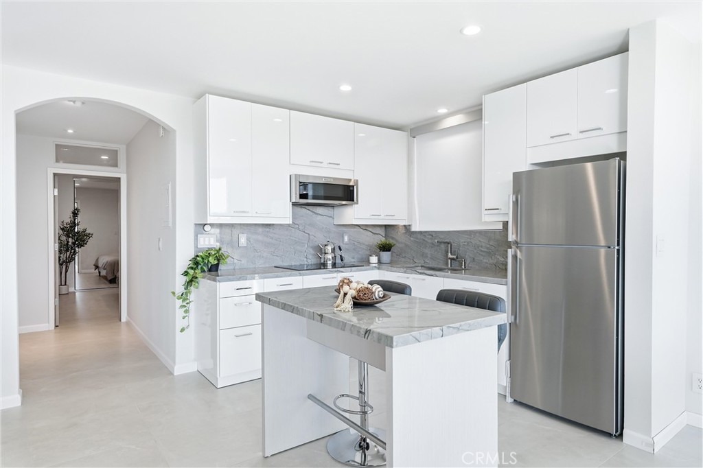 383 Bay Shore 203