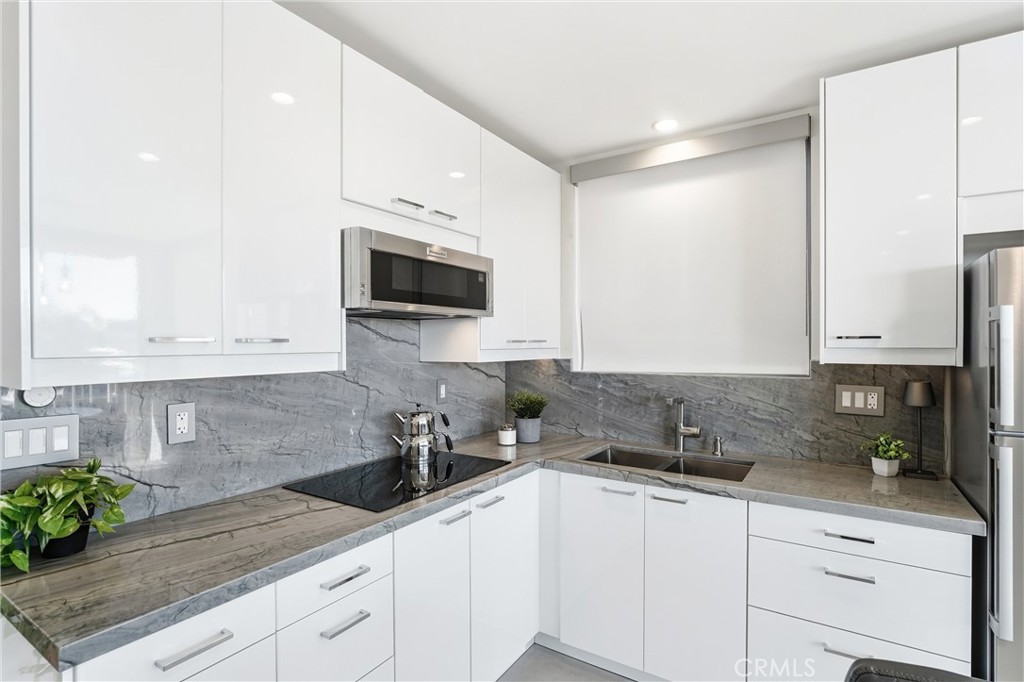 383 Bay Shore 203