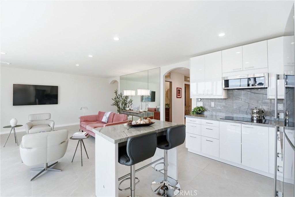 383 Bay Shore 203