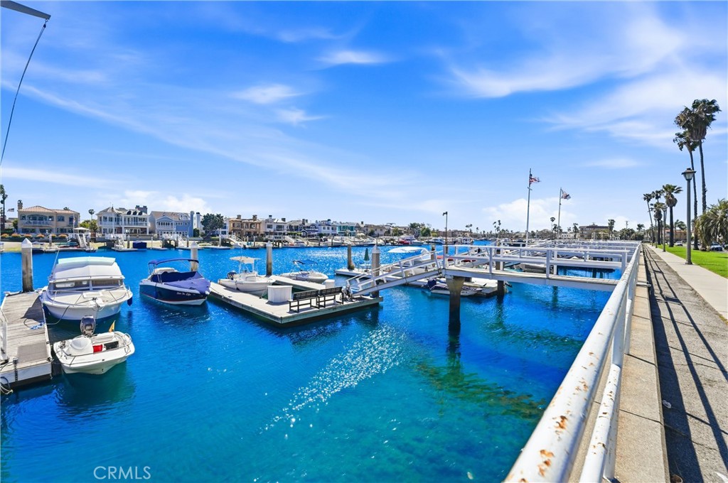 383 Bay Shore 203