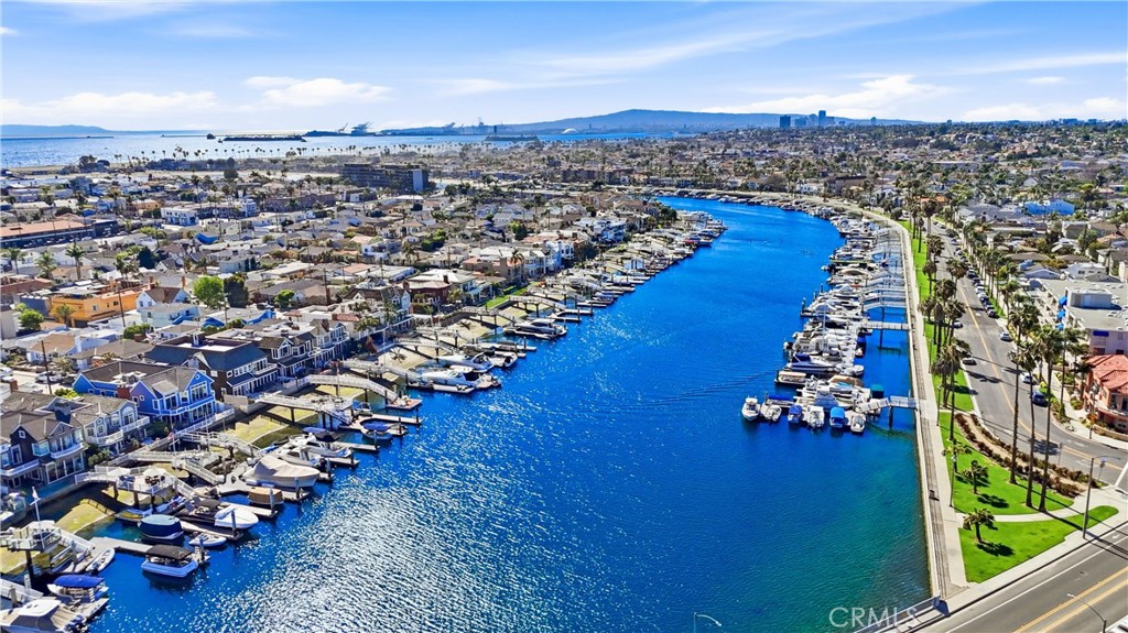 383 Bay Shore 203