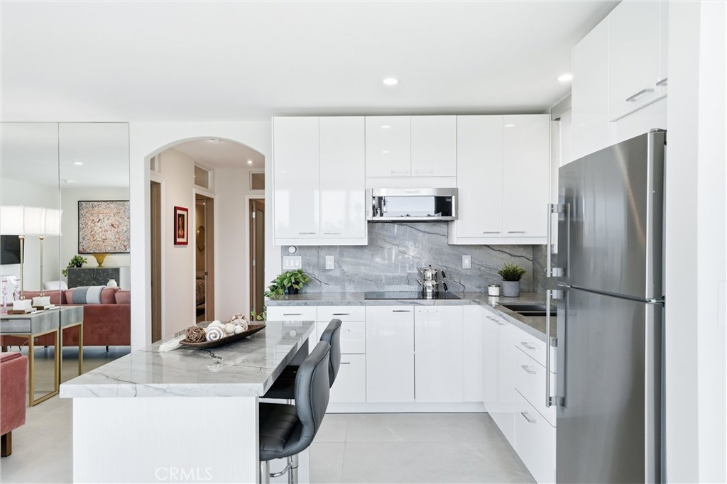 383 Bay Shore 203
