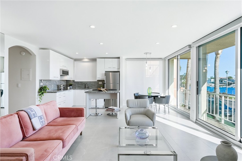 383 Bay Shore 203