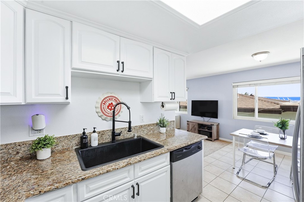 741 W 24th 2