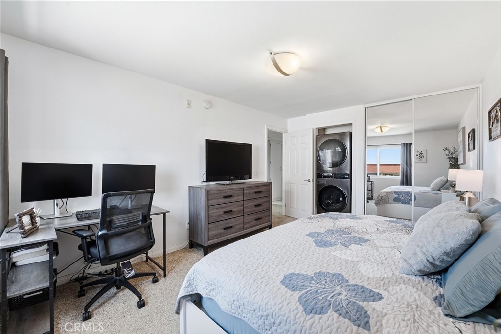 741 W 24th 2
