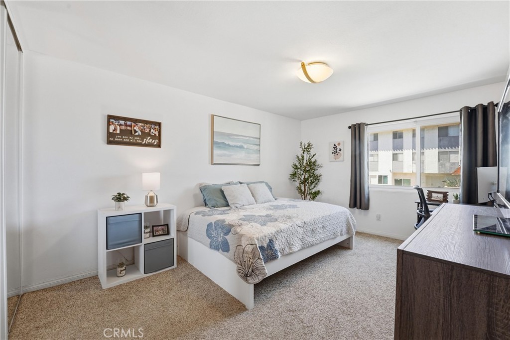 741 W 24th 2