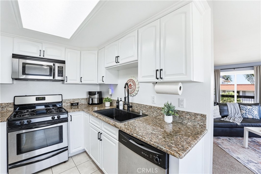 741 W 24th 2