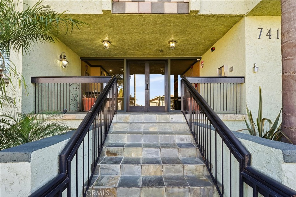 741 W 24th 2