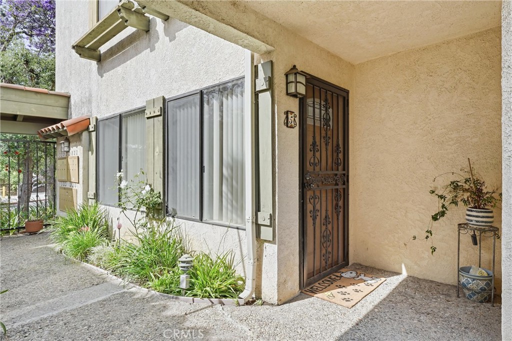 800 Termino Avenue 5