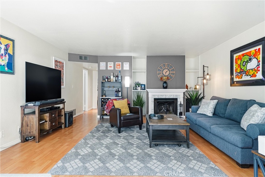 800 Termino Avenue 5