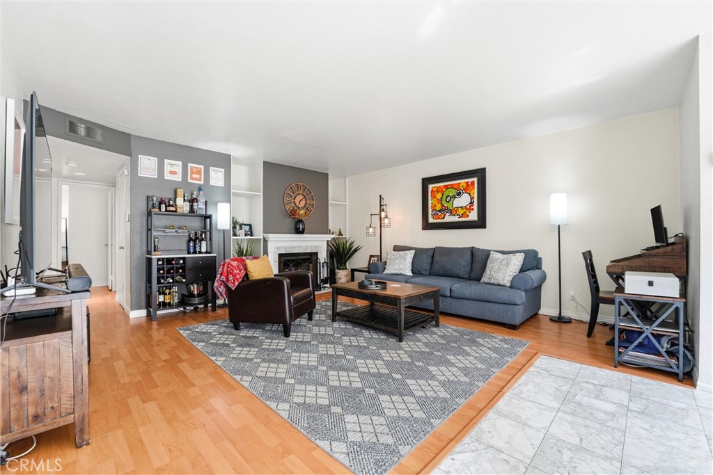 800 Termino Avenue 5