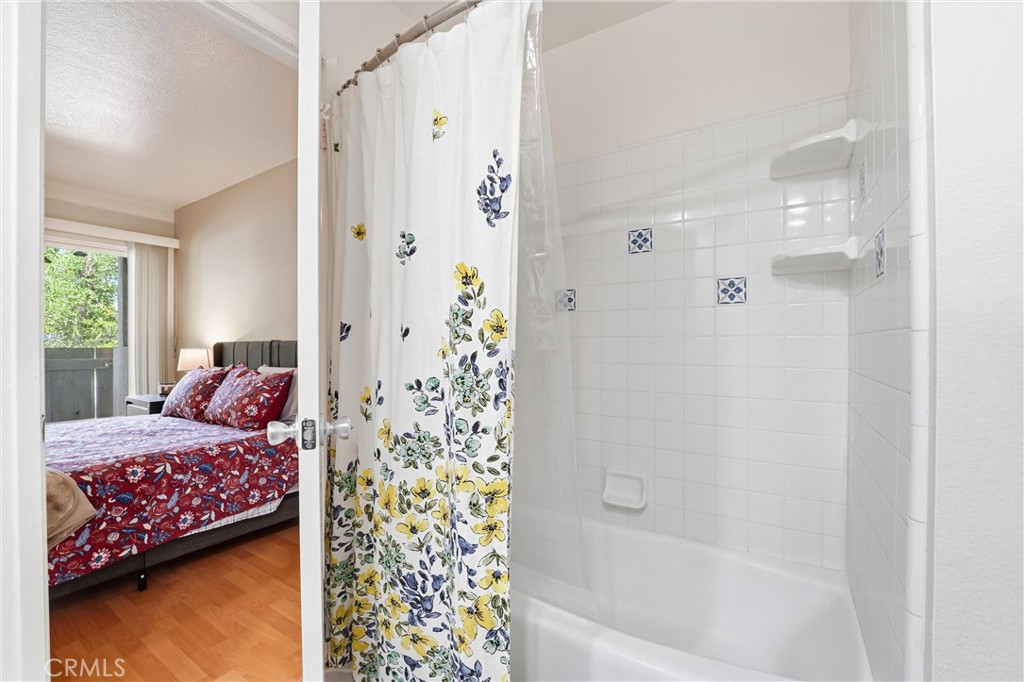 800 Termino Avenue 5