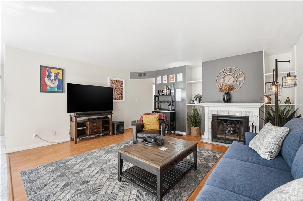 800 Termino Avenue 5