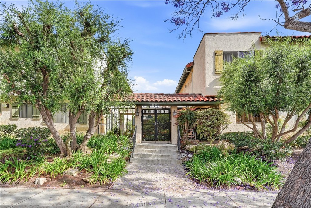 800 Termino Avenue 5