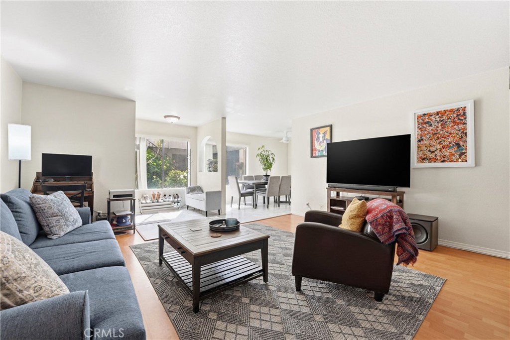 800 Termino Avenue 5