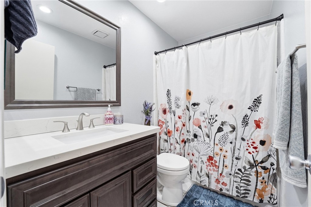 800 Termino Avenue 5