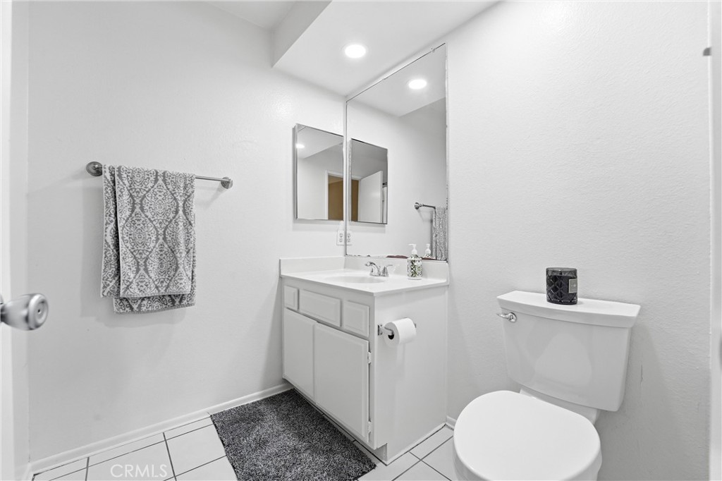800 Termino Avenue 5