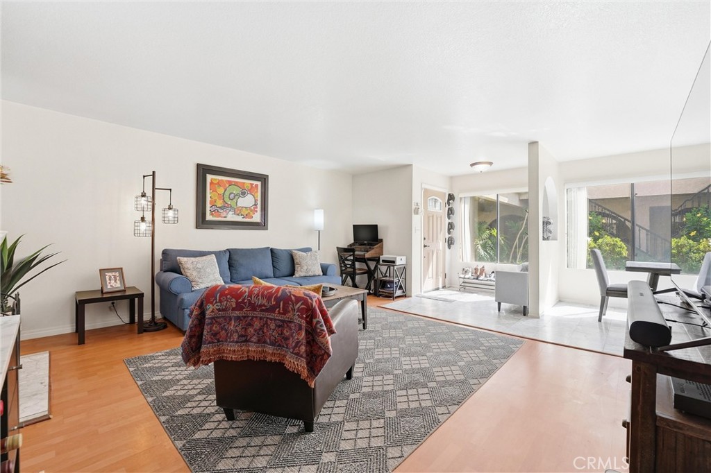 800 Termino Avenue 5