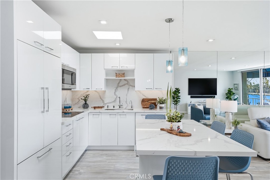 383 Bay Shore Avenue 407