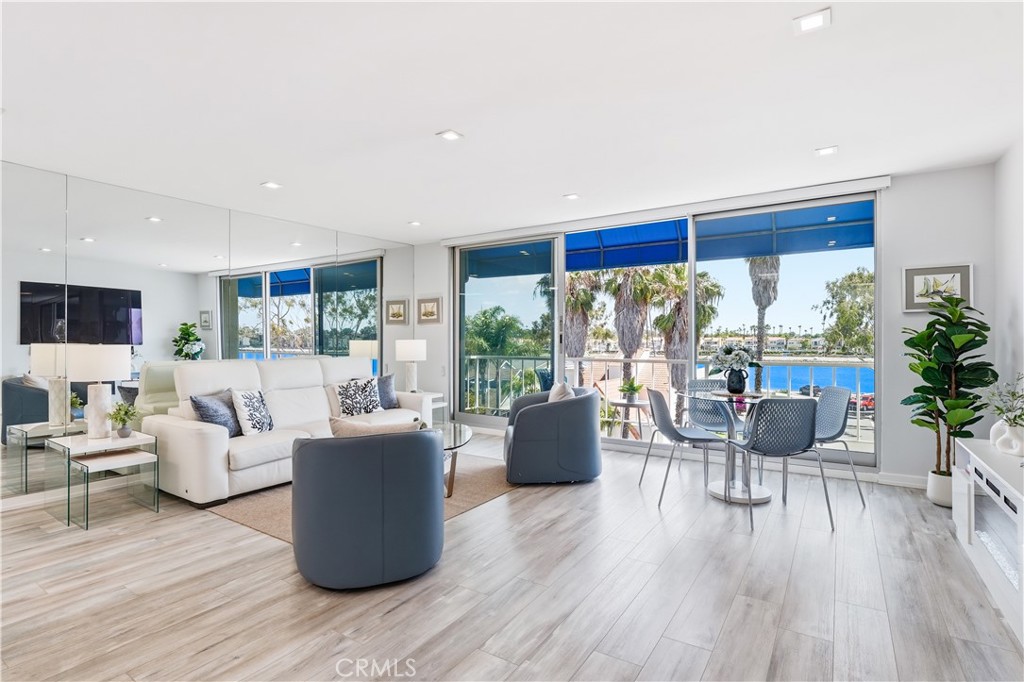 383 Bay Shore Avenue 407