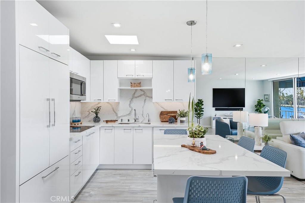 383 Bay Shore Avenue 407