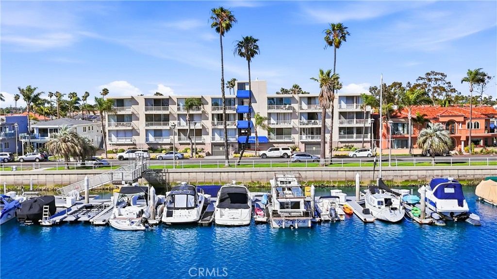 383 Bay Shore 307