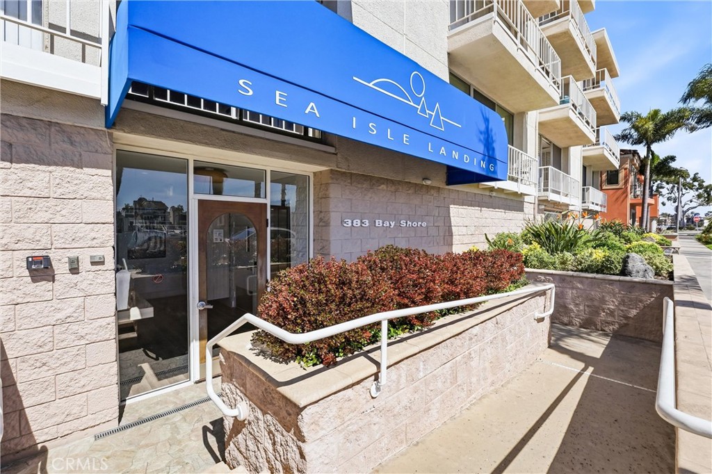 383 Bay Shore 307