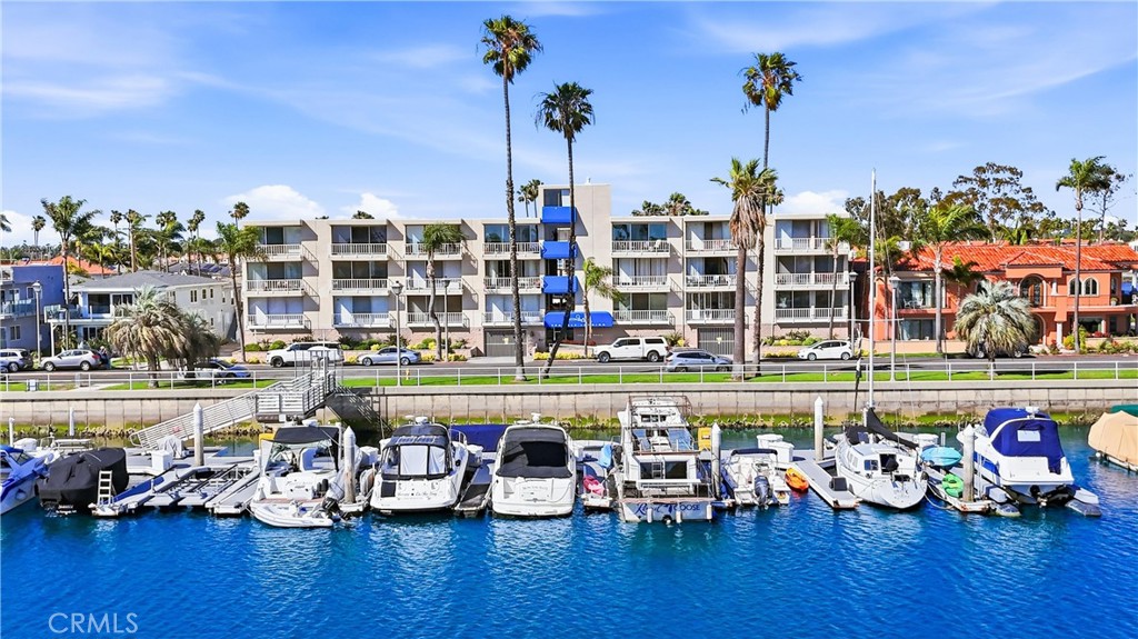 383 Bay Shore 307