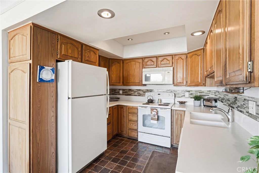 383 Bay Shore 307