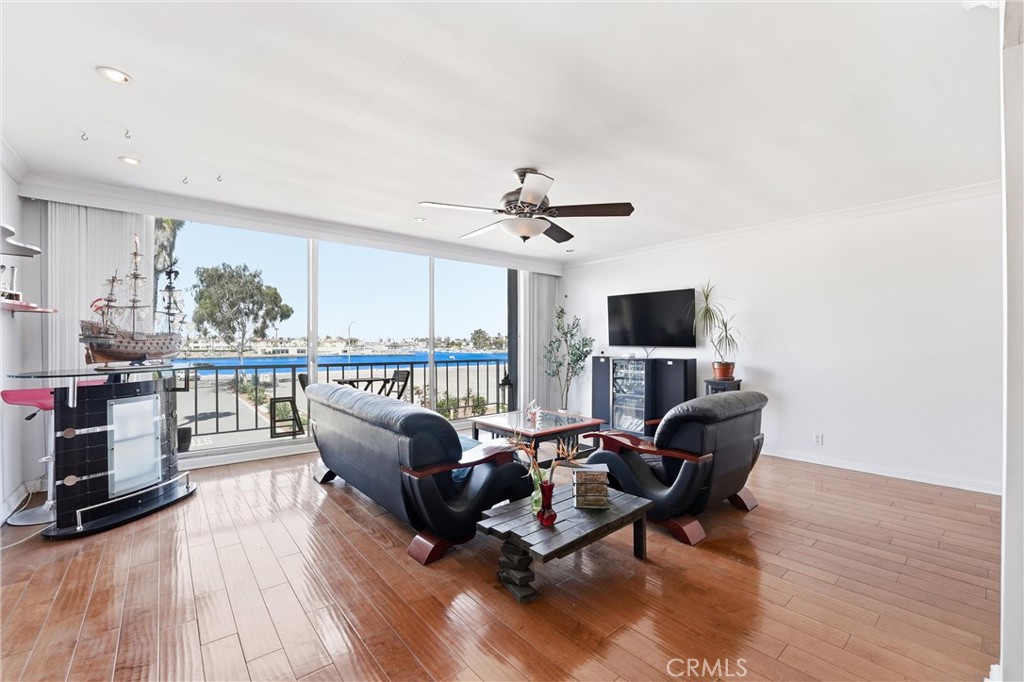 383 Bay Shore 307