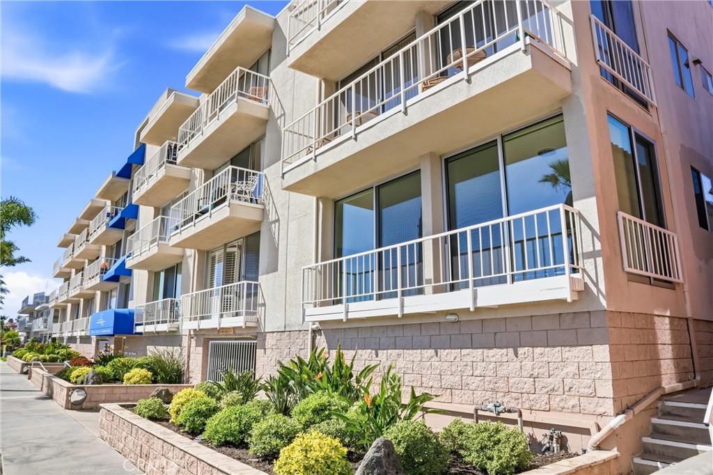 383 Bay Shore 307