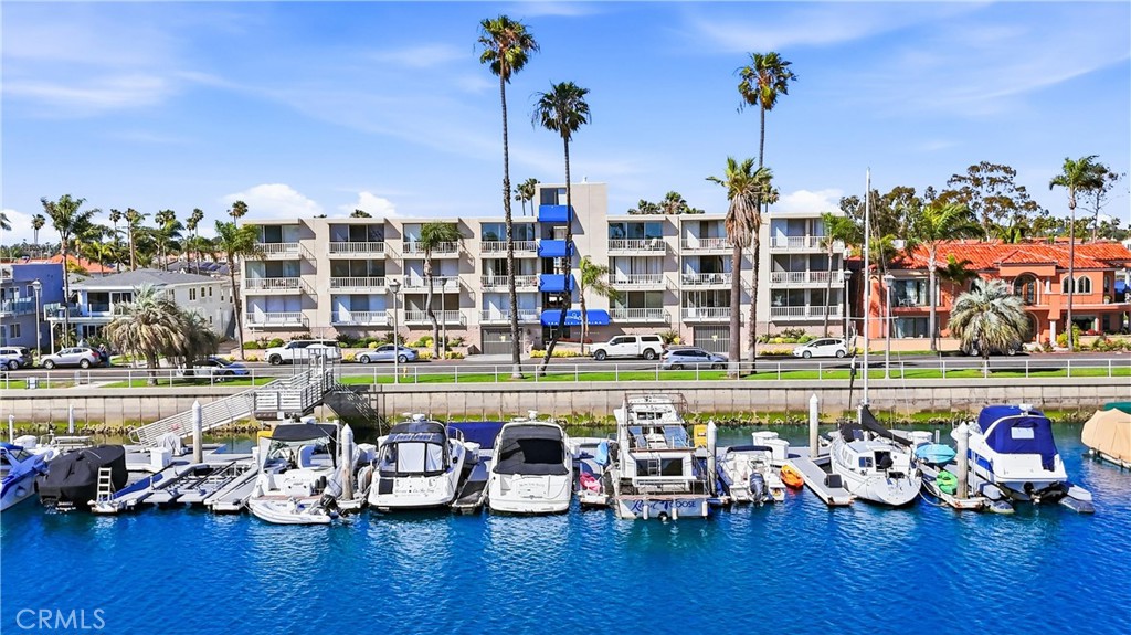 383 Bay Shore 307