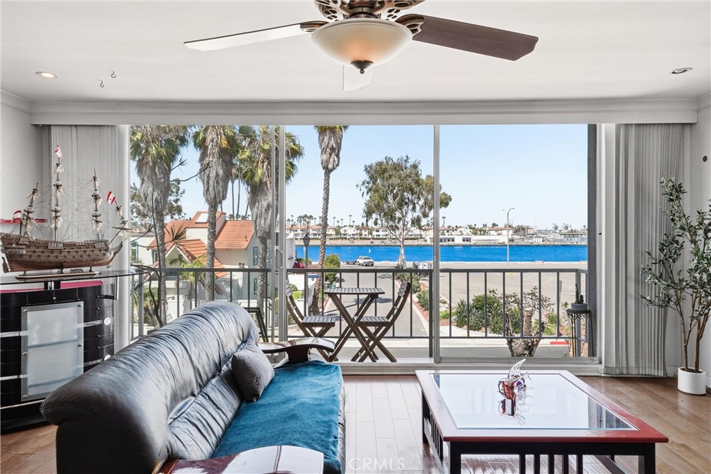 383 Bay Shore 307