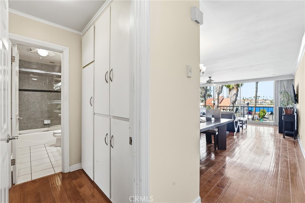383 Bay Shore 307