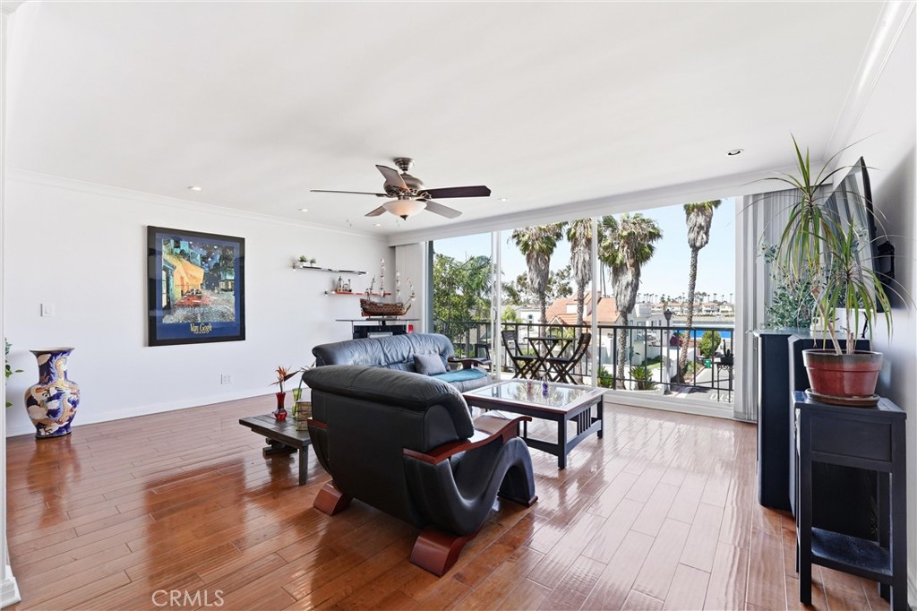 383 Bay Shore 307