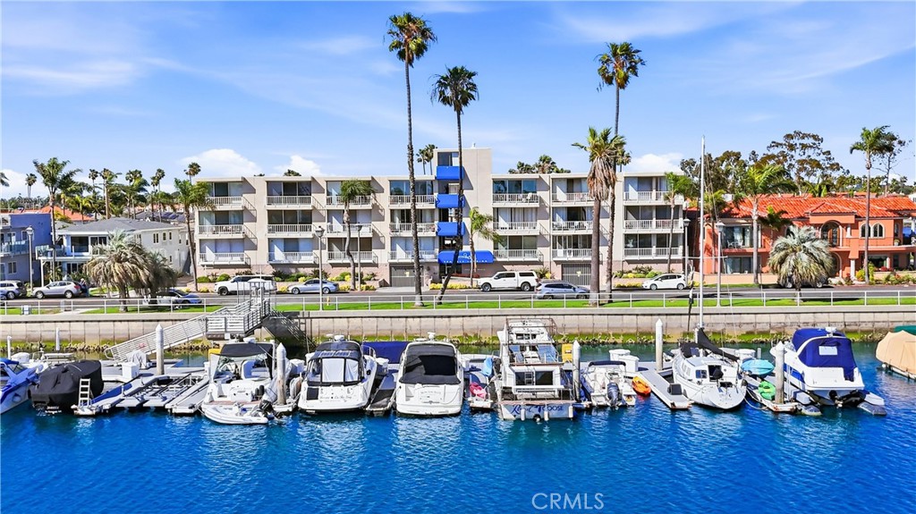 383 Bay Shore 307