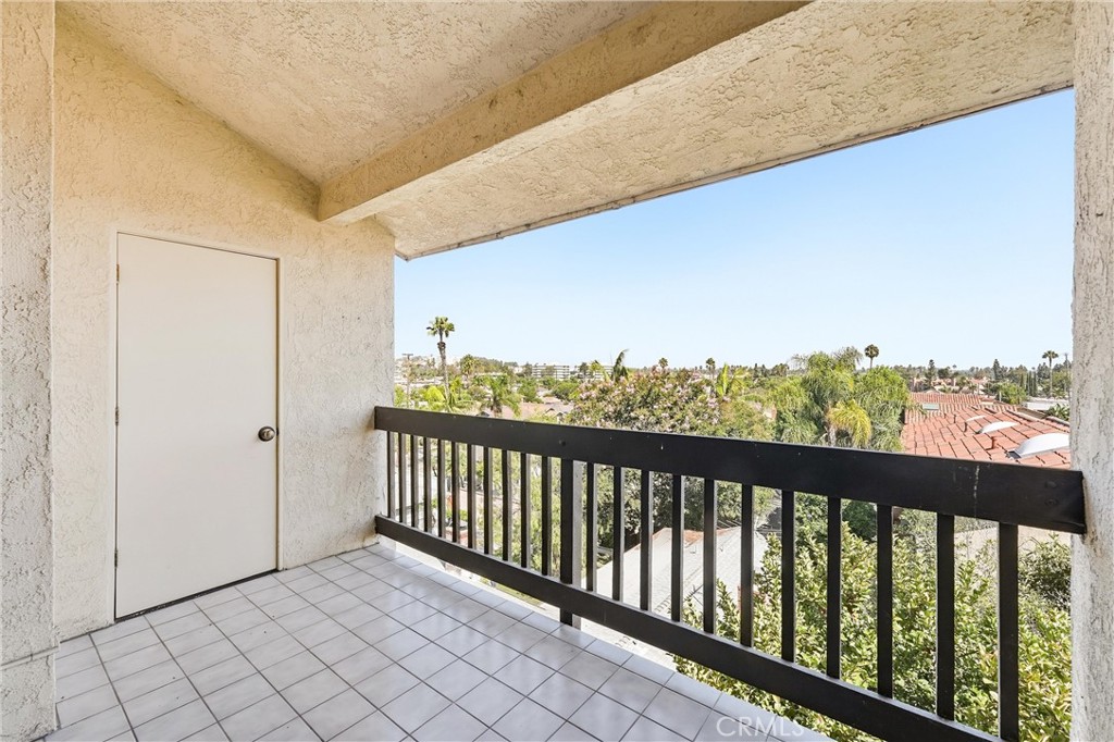 4835 E Anaheim 309