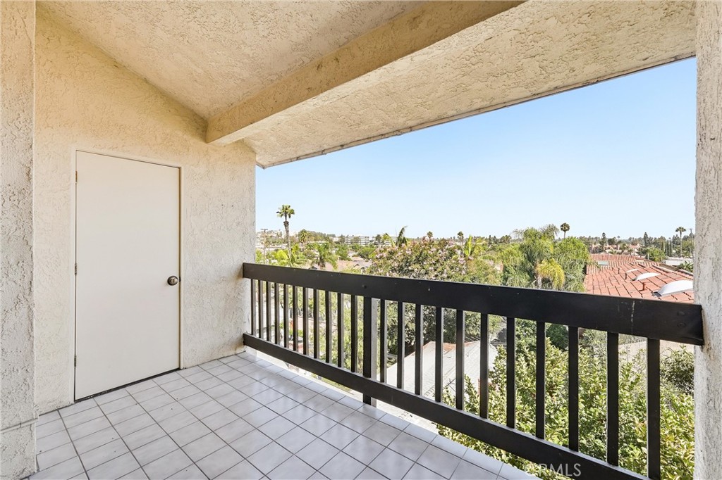 4835 E Anaheim 309